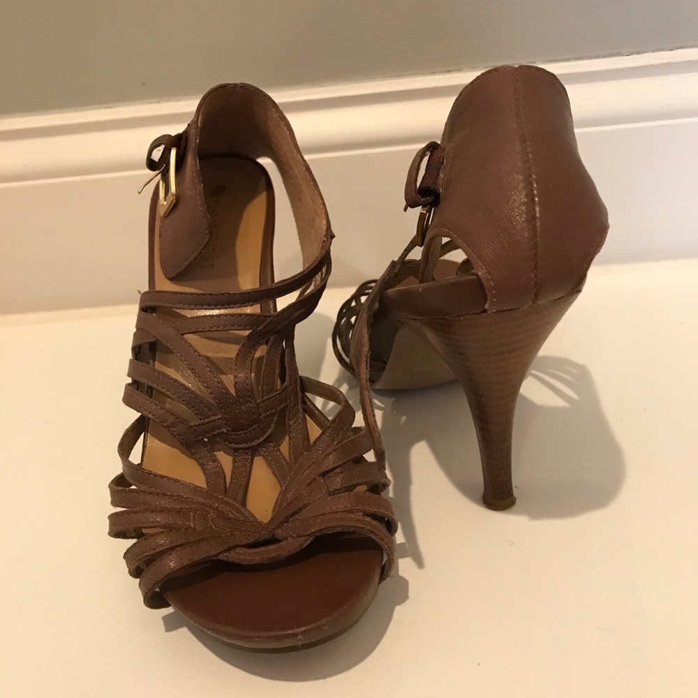 Strapped sandals